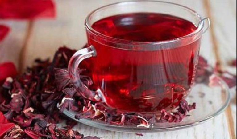 Chá de Hibisco: Como Preparar e Benefícios