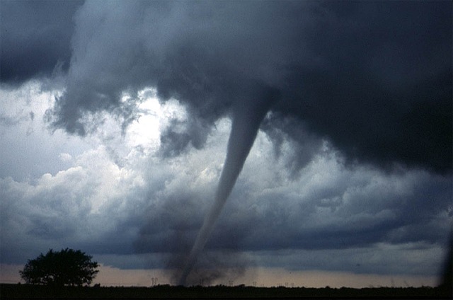 Existem diferenças entre ciclone, tornado, tufão e furacão?